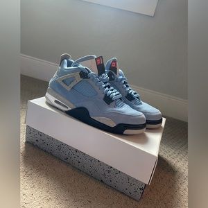Air Jordan 4 Retro, University Blue, men size 11. Barely worn.